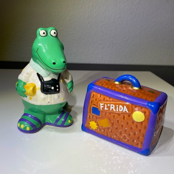 Vintage Russ Alligator Suitcase Tourist Salt and Pepper Shakers